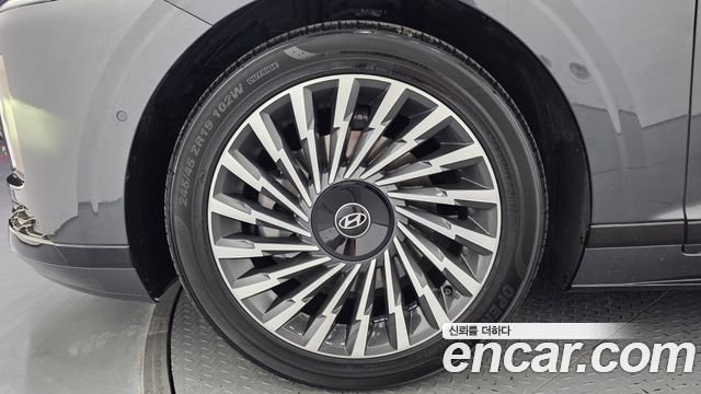 Hyundai Grandeur (GN7) 2,5 Gasoline 2WD Calligraphy 2024 — фото 5