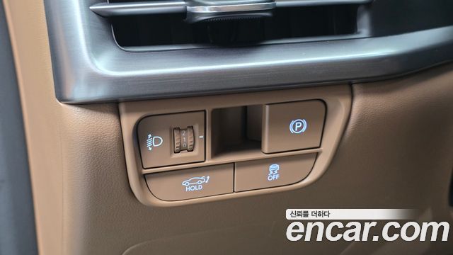 Hyundai Grandeur (GN7) 2,5 Gasoline 2WD Calligraphy 2024 — фото 13