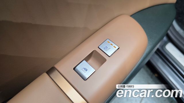 Hyundai Grandeur (GN7) 2,5 Gasoline 2WD Calligraphy 2024 — фото 18