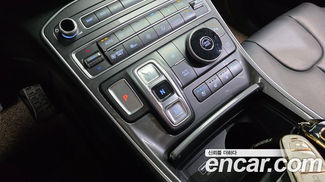 Hyundai Santa Fe HEV 1.6 2WD Prestige 2022 — фото 9