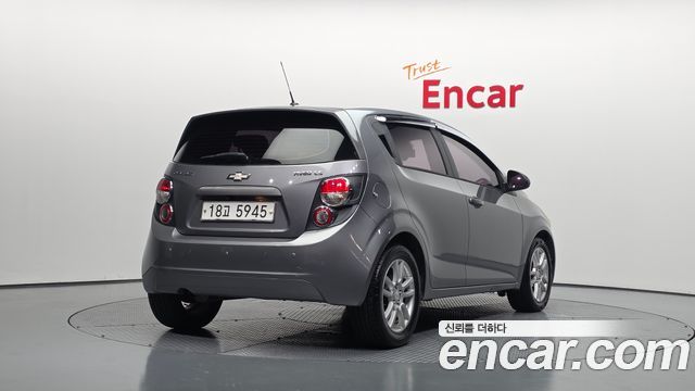 Chevrolet Aveo Hatchback LS Deluxe 2012 — фото 2