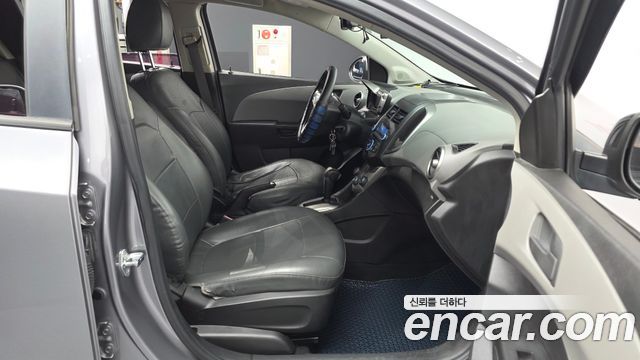 Chevrolet Aveo Hatchback LS Deluxe 2012 — фото 11