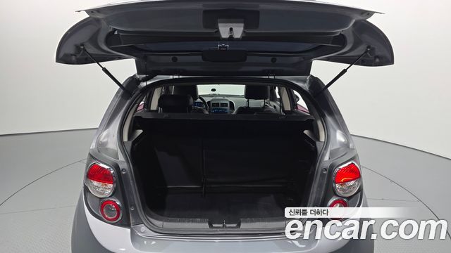 Chevrolet Aveo Hatchback LS Deluxe 2012 — фото 20