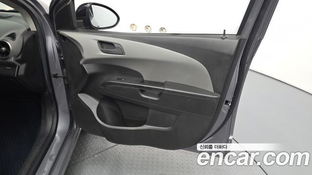 Chevrolet Aveo Hatchback LS Deluxe 2012 — фото 24