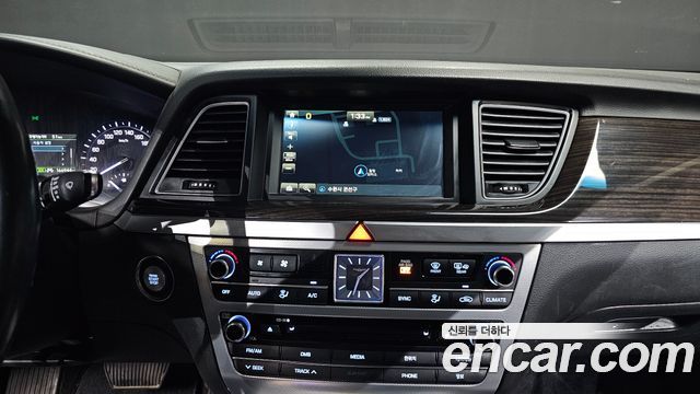 Genesis G80 3.3 GDI AWD Luxury 2017 — фото 14