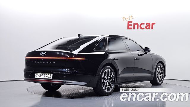 Hyundai Grandeur (GN7) 2,5 Gasoline 2WD Exclusive 2023 — фото 2