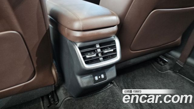 Hyundai Grandeur (GN7) 2,5 Gasoline 2WD Exclusive 2023 — фото 29