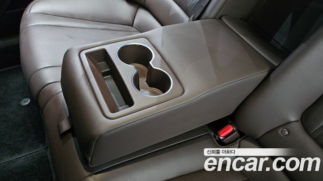 Hyundai Grandeur (GN7) 2,5 Gasoline 2WD Exclusive 2023 — фото 30