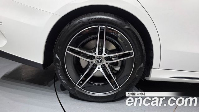 Mercedes-Benz E-Class (W214) E300 4MATIC AMG Line 2026 — фото 5