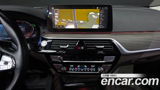 BMW 6 Series GT (G32) 630i xDrive Luxury 2022 — фото 17