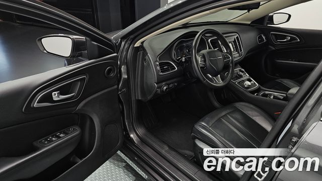 Chrysler 200 (II) 2.4 Limited 2015 — фото 10