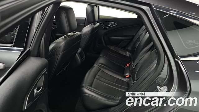 Chrysler 200 (II) 2.4 Limited 2015 — фото 11