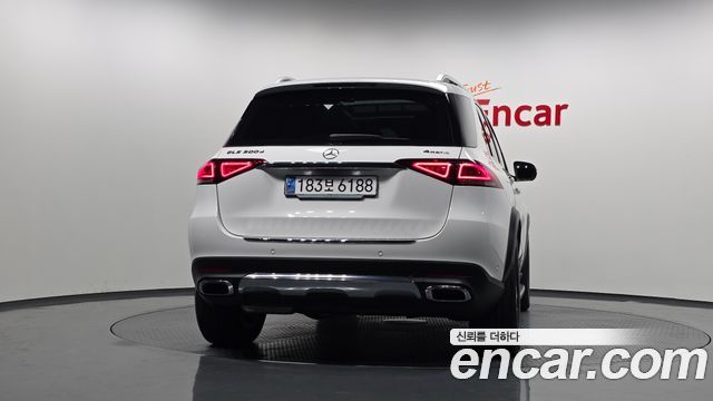 Mercedes-Benz GLE-Class (W167) GLE300d 4MATIC 2023 — фото 4