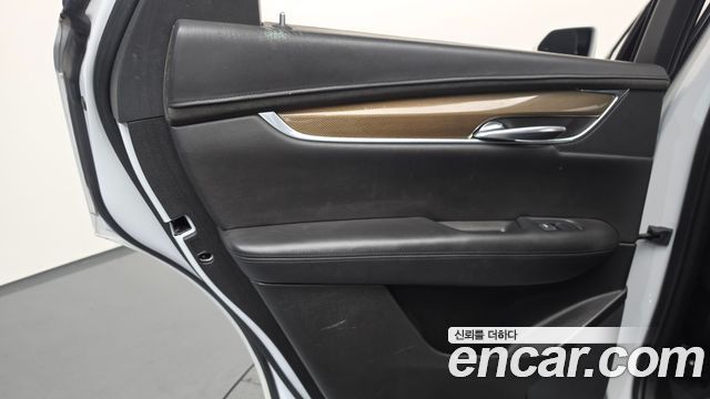 Cadillac XT5 3.6 Platinum 2019 — фото 25