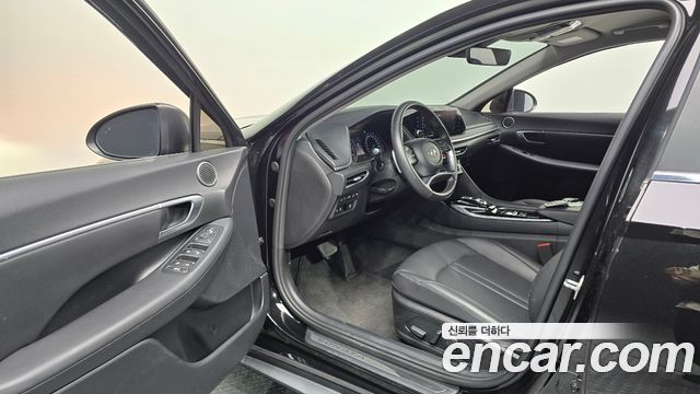 Hyundai Sonata (DN8) 2.0 Premium Family 2021 — фото 10