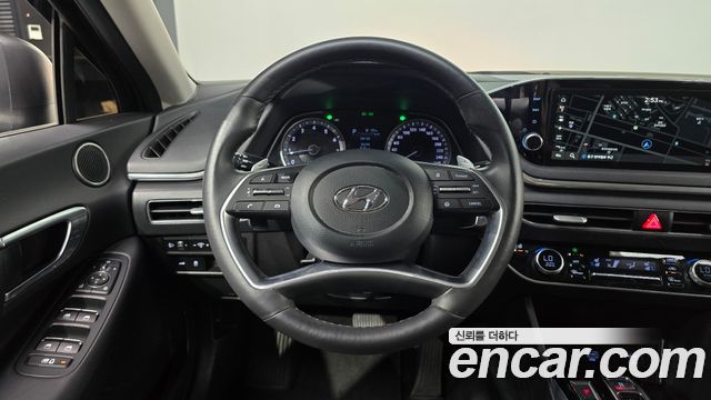 Hyundai Sonata (DN8) 2.0 Premium Family 2021 — фото 12