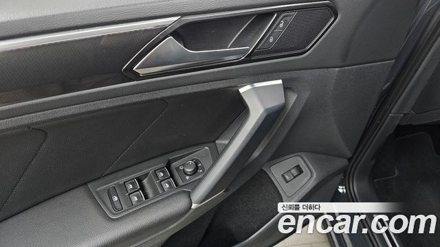 Volkswagen Tiguan (II) 2.0 TDI 4Motion Prestige 2018 — фото 17
