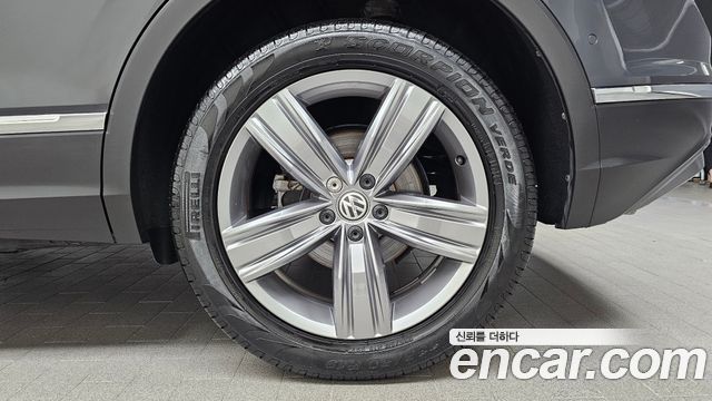Volkswagen Tiguan (II) 2.0 TDI 4Motion Prestige 2018 — фото 21