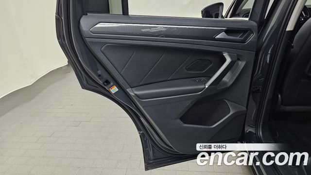 Volkswagen Tiguan (II) 2.0 TDI 4Motion Prestige 2018 — фото 25