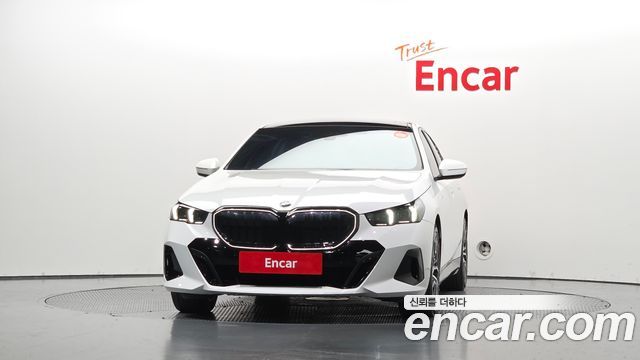 BMW 5 Series (G60) 520i Special Edition 2024 — фото 3