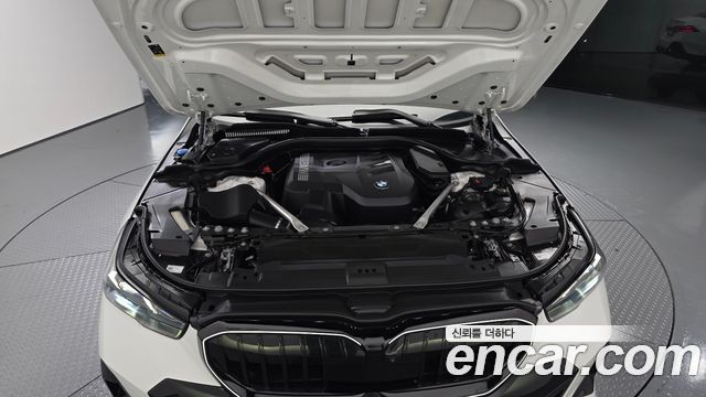 BMW 5 Series (G60) 520i Special Edition 2024 — фото 6