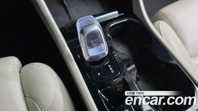 Volvo XC40 B4 Ultimate Bright 2023 — фото 9