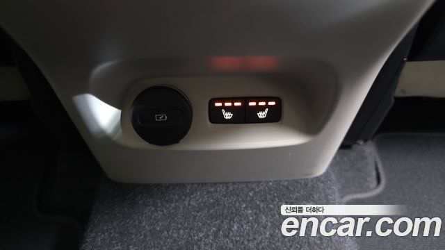Volvo XC40 B4 Ultimate Bright 2023 — фото 16