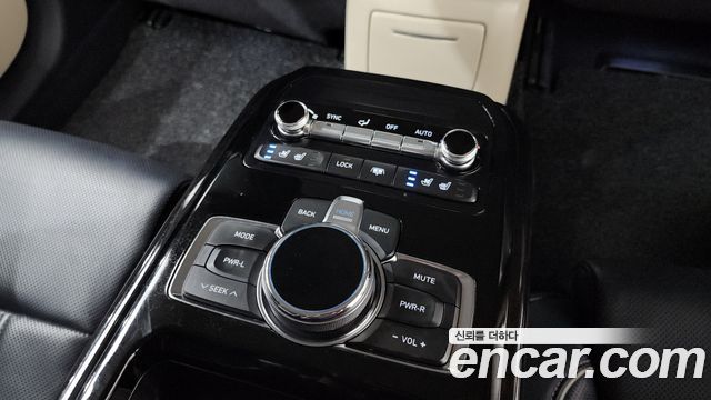 Genesis EQ900 3.8 GDI AWD Premium Luxury 2017 — фото 31