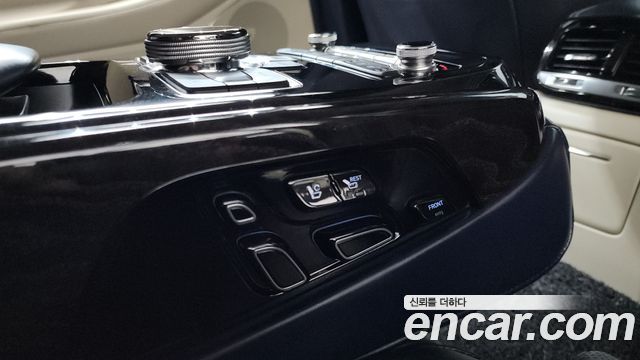 Genesis EQ900 3.8 GDI AWD Premium Luxury 2017 — фото 32
