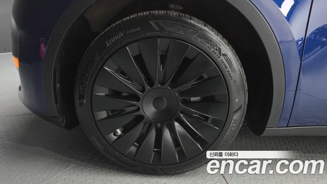 Tesla Model Y Standard Range RWD 2021 — фото 5