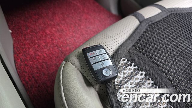 Kia Carnival 9-Seater Prstige 2020 — фото 16