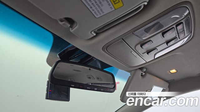 Kia Carnival 9-Seater Prstige 2020 — фото 19