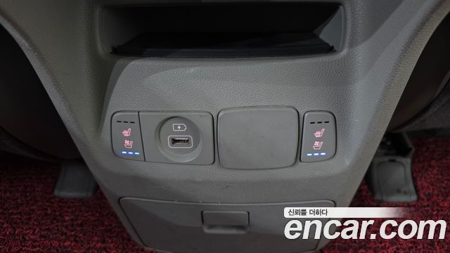 Kia Carnival 9-Seater Prstige 2020 — фото 20