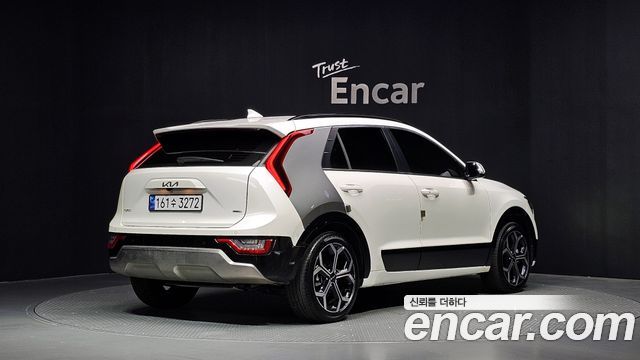 Kia Niro Signature 2022 — фото 2