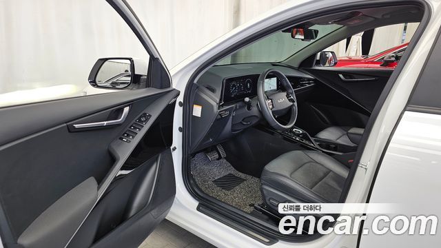 Kia Niro Signature 2022 — фото 10