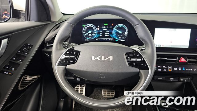 Kia Niro Signature 2022 — фото 13