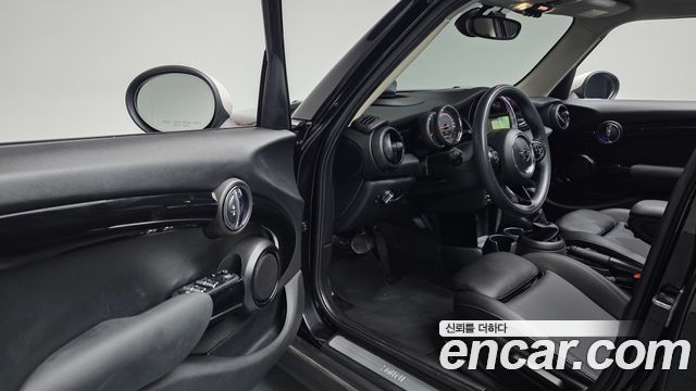 MINI Cooper 5Door HIGH 3rd 2019 — фото 10