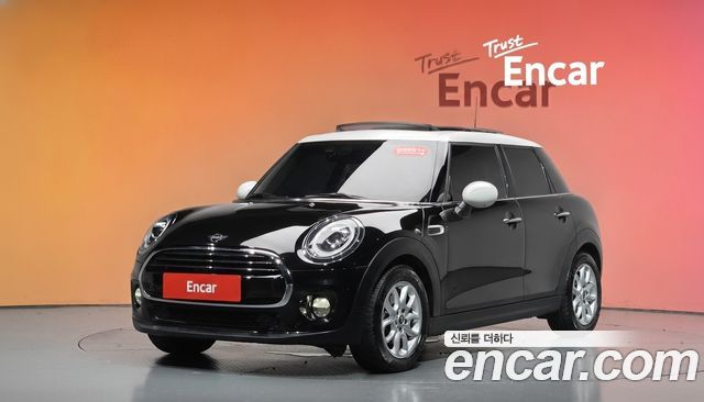MINI Cooper 5Door HIGH 3rd 2019 — фото 1