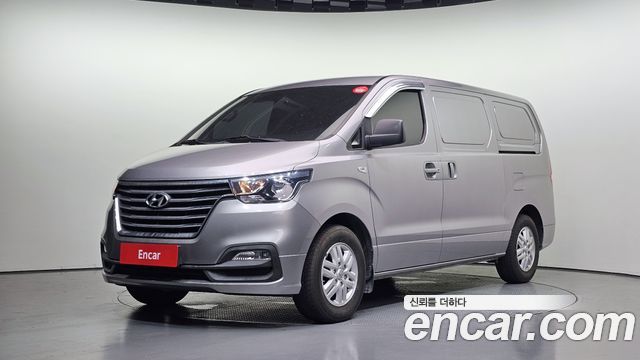 Hyundai Grand Starex Van 3-Seater Smart