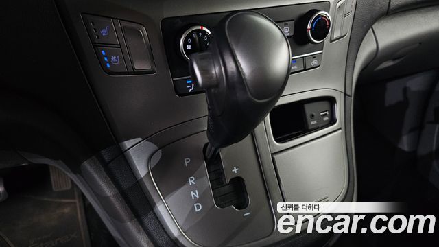 Hyundai Grand Starex Van 3-Seater Smart 2021 — фото 9