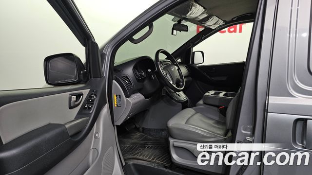 Hyundai Grand Starex Van 3-Seater Smart 2021 — фото 10