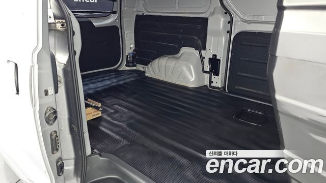 Hyundai Grand Starex Van 3-Seater Smart 2021 — фото 11
