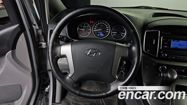 Hyundai Grand Starex Van 3-Seater Smart 2021 — фото 15
