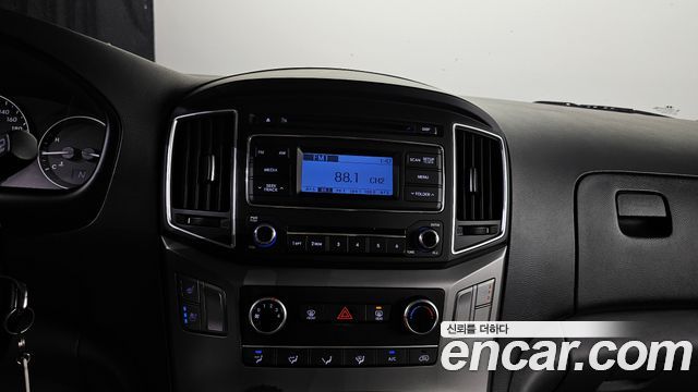 Hyundai Grand Starex Van 3-Seater Smart 2021 — фото 17