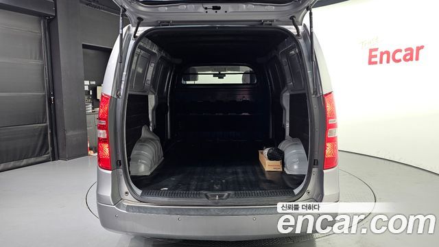 Hyundai Grand Starex Van 3-Seater Smart 2021 — фото 20