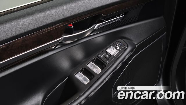 Genesis EQ900 3.8 GDI AWD Premium Luxury 2018 — фото 16