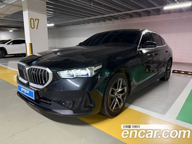 BMW 5 Series (G60) 520i