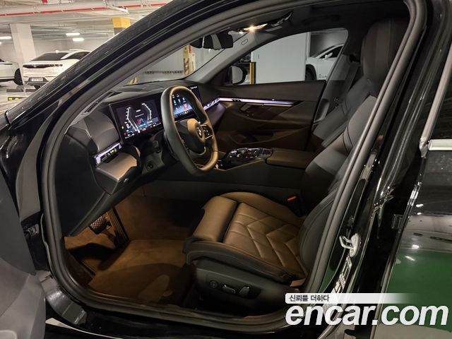 BMW 5 Series (G60) 520i 2025 — фото 15