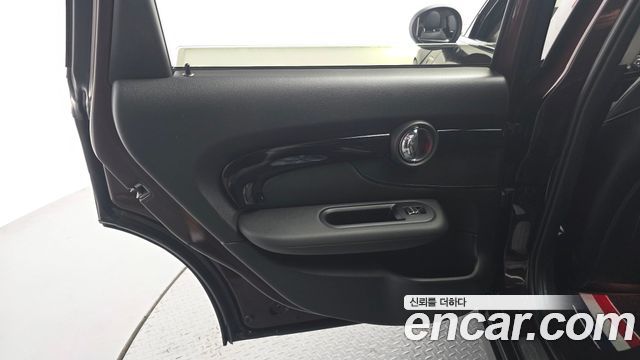 MINI Cooper D Clubman High 2nd 2018 — фото 31
