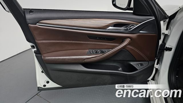 BMW 5 Series (G30) 520d M Sport Package Plus 2018 — фото 24